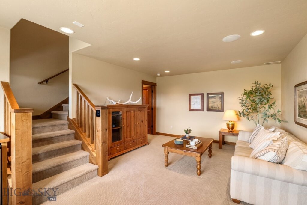 303 S Big Elk Meadow Road, Gallatin Gateway MT 59730