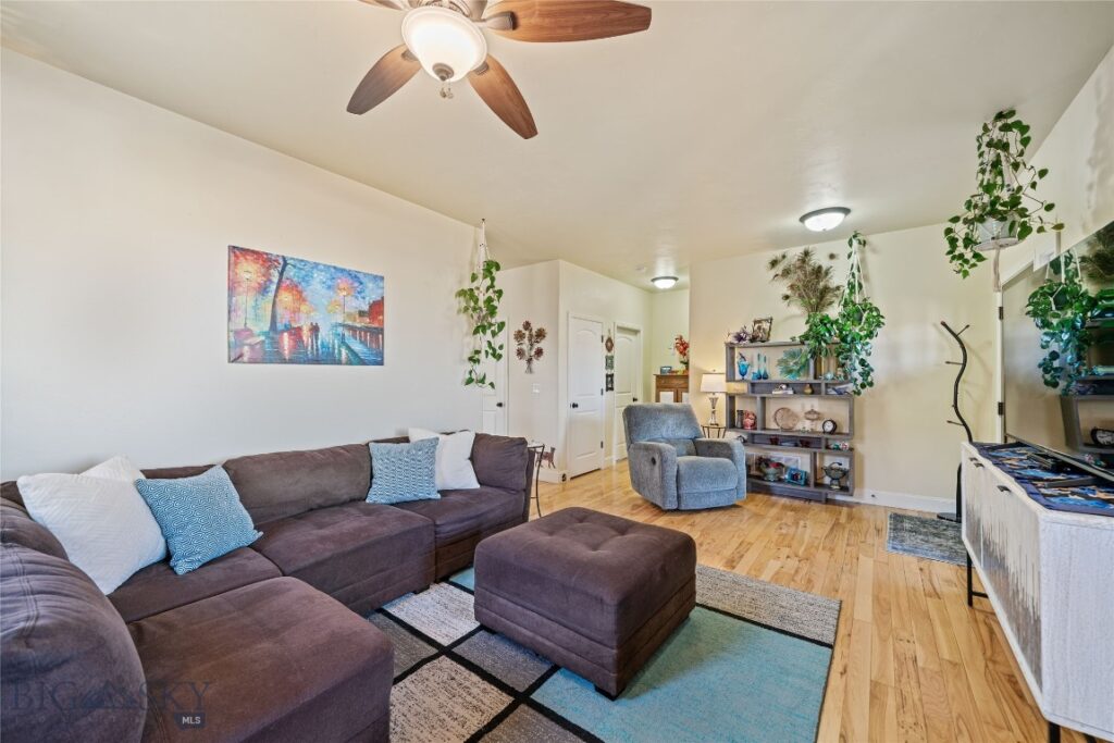 304 Farmall Lane, Manhattan MT 59741