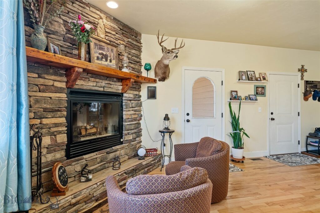 304 Farmall Lane, Manhattan MT 59741