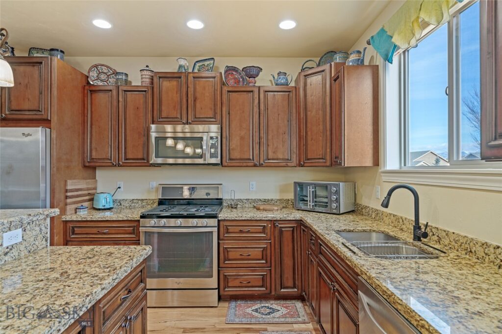 304 Farmall Lane, Manhattan MT 59741