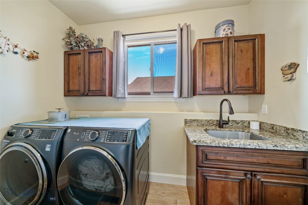 304 Farmall Lane, Manhattan MT 59741