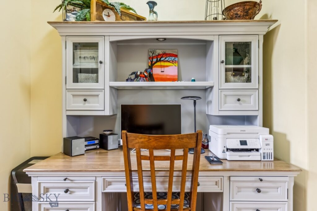 304 Farmall Lane, Manhattan MT 59741