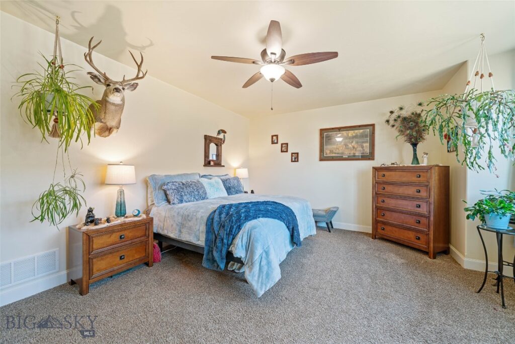 304 Farmall Lane, Manhattan MT 59741