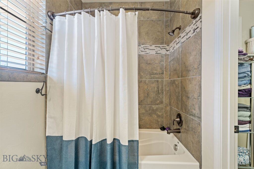 304 Farmall Lane, Manhattan MT 59741