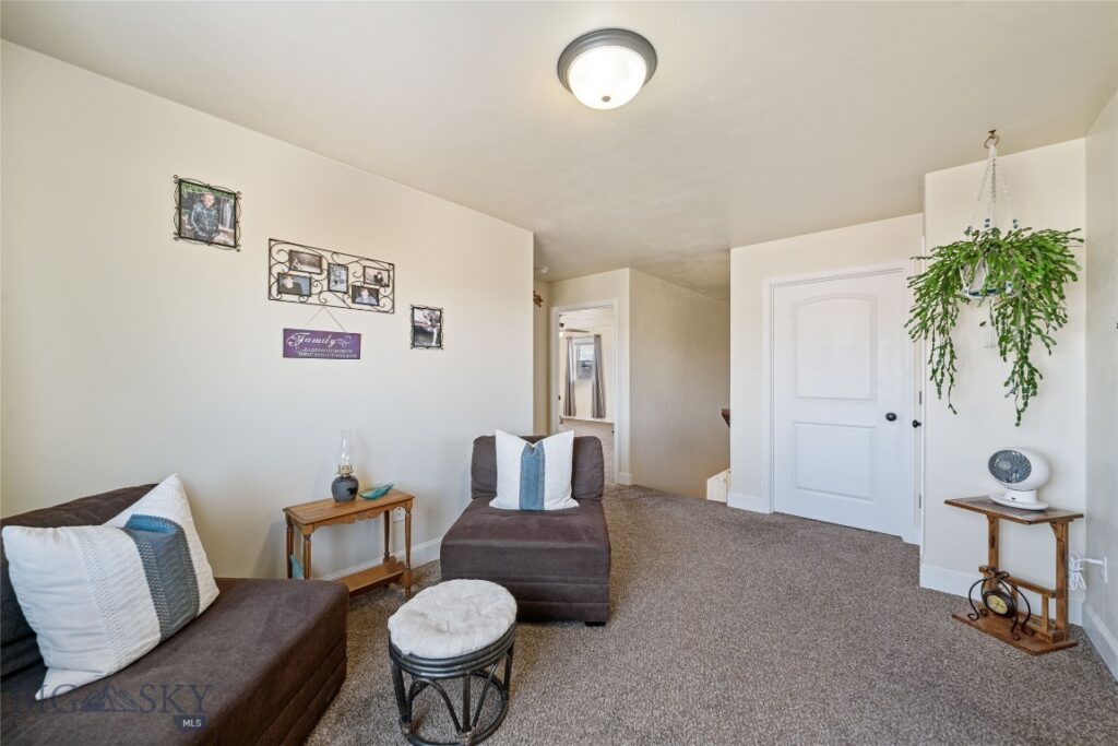 304 Farmall Lane, Manhattan MT 59741