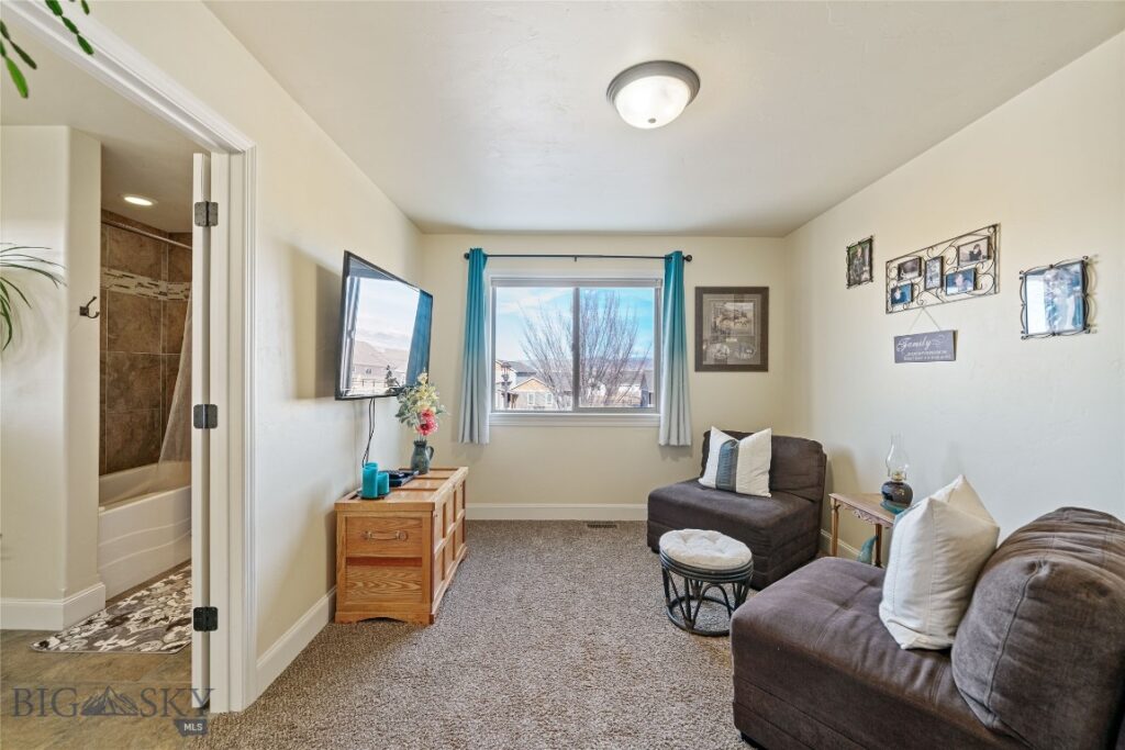 304 Farmall Lane, Manhattan MT 59741