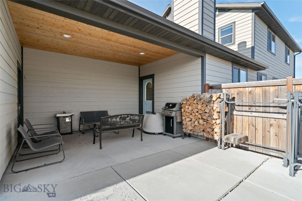 304 Farmall Lane, Manhattan MT 59741