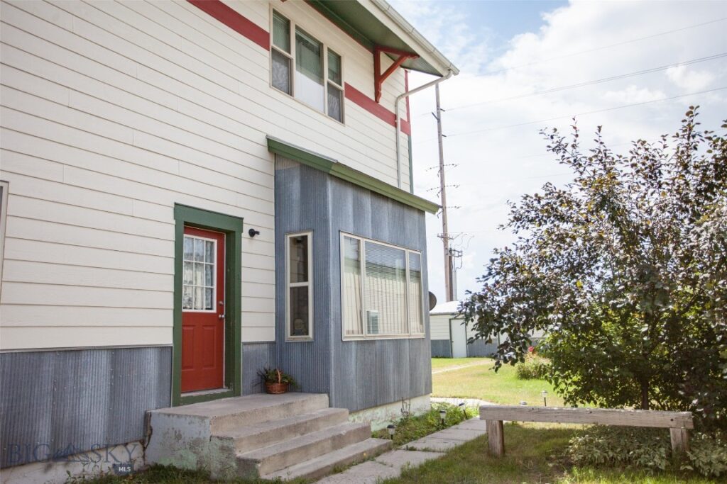 305 E Railroad Avenue N, Manhattan MT 59741