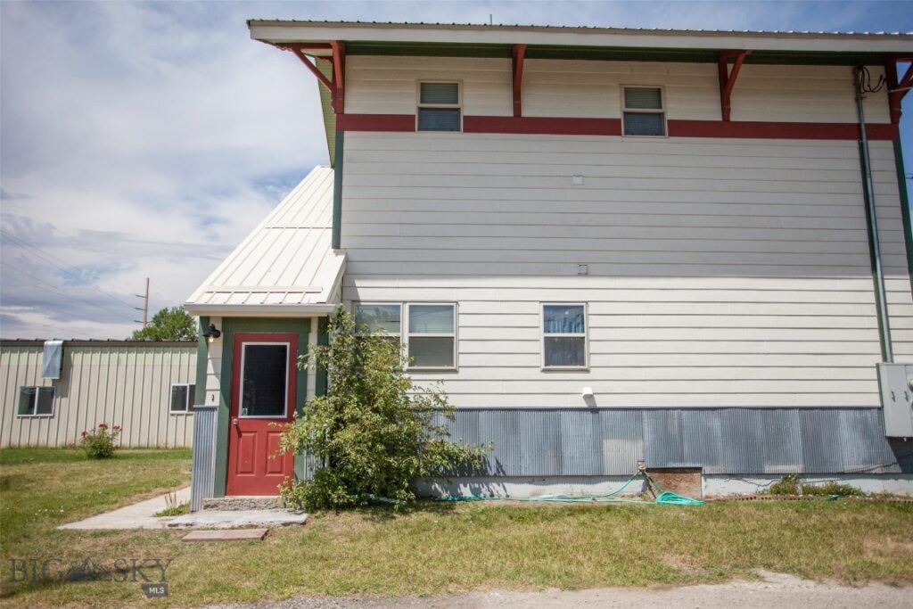 305 E Railroad Avenue N, Manhattan MT 59741