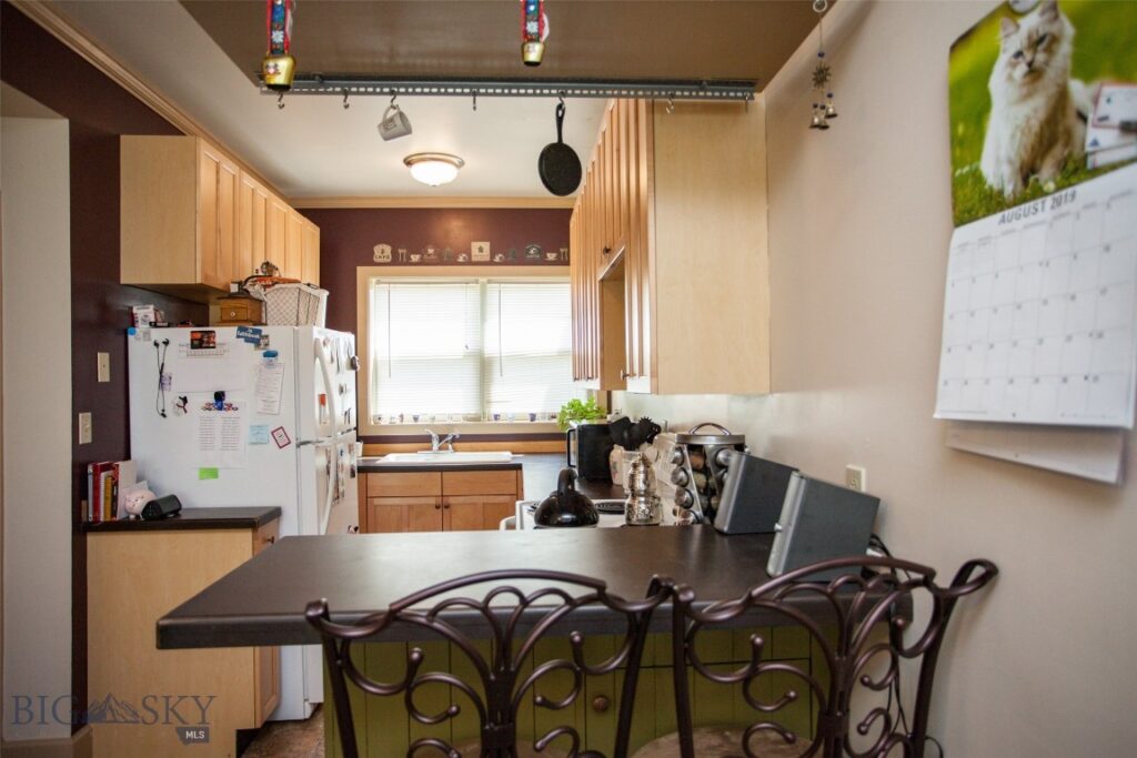 305 E Railroad Avenue N, Manhattan MT 59741