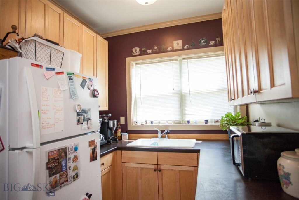 305 E Railroad Avenue N, Manhattan MT 59741