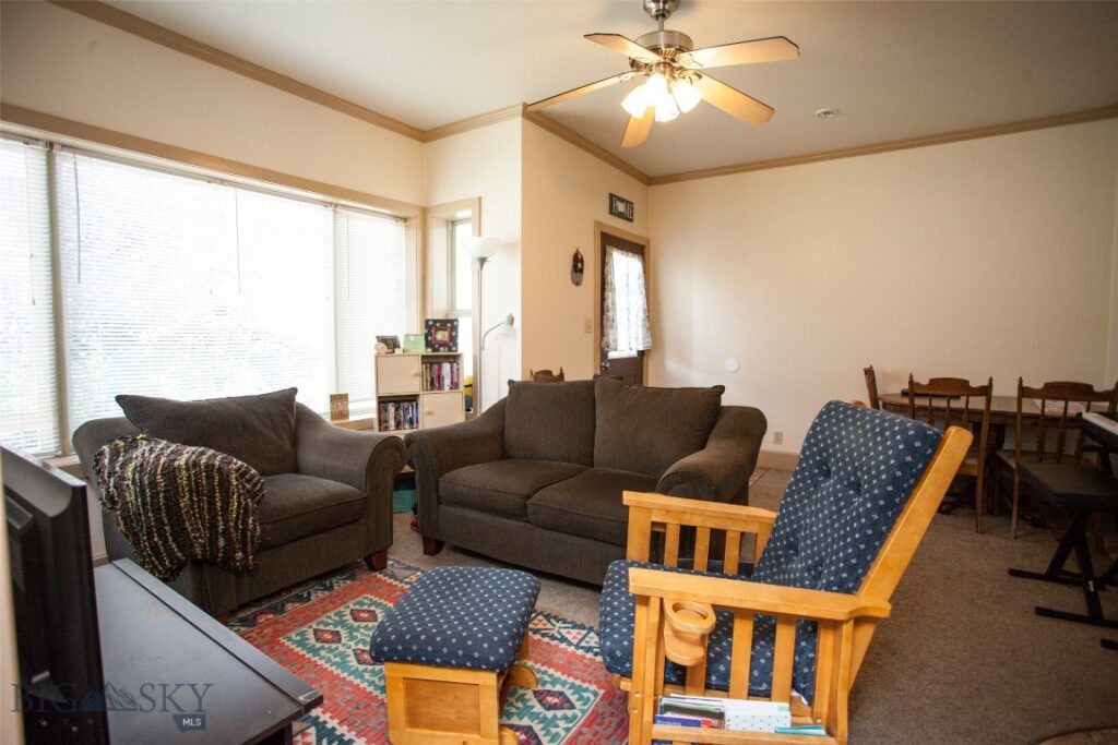 305 E Railroad Avenue N, Manhattan MT 59741