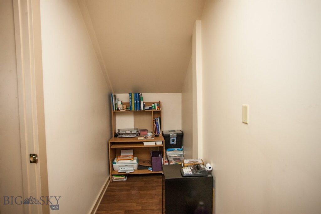 305 E Railroad Avenue N, Manhattan MT 59741