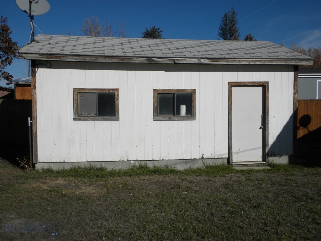 312 S Madison, Twin Bridges MT 59754