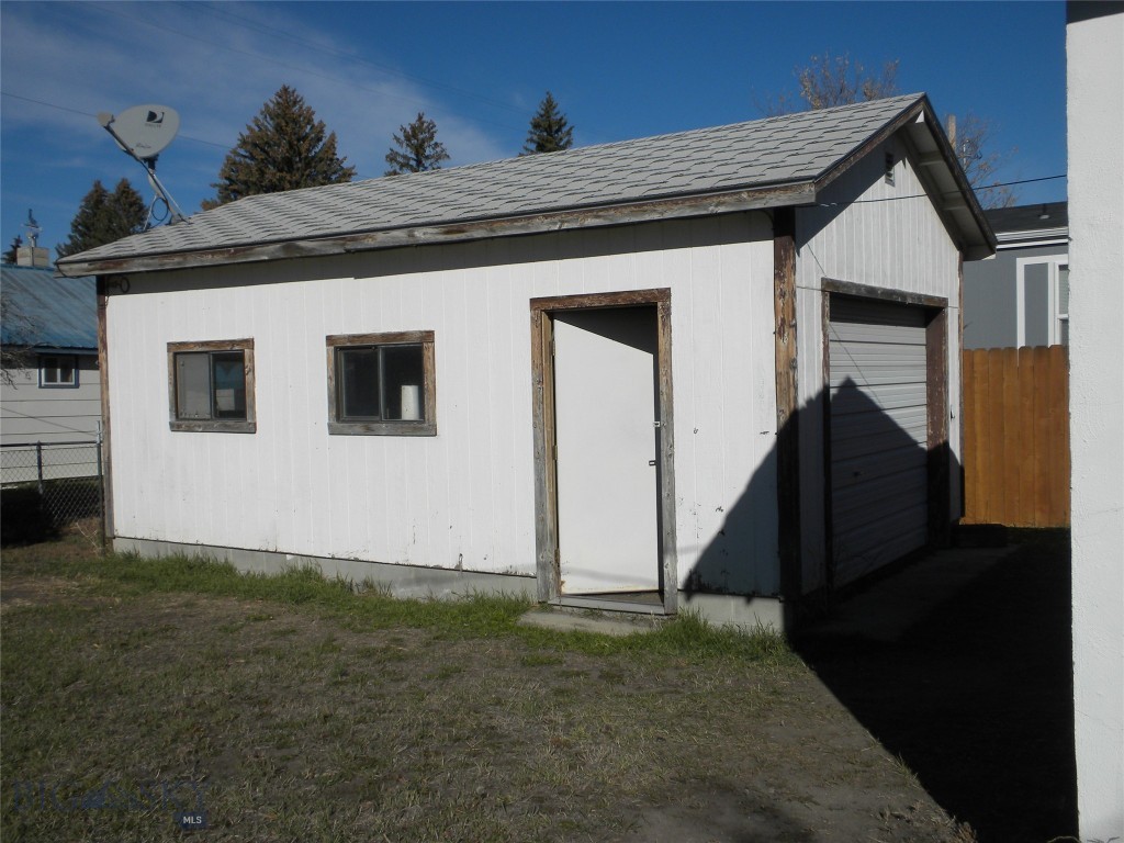 312 S Madison, Twin Bridges MT 59754