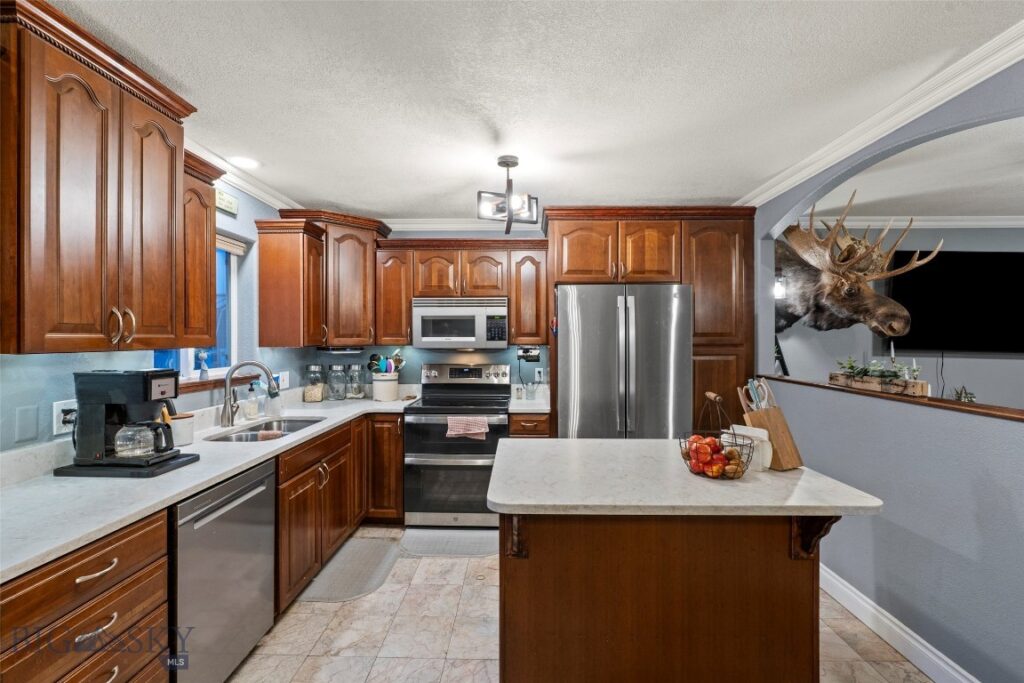 313 S Harrison Avenue, Townsend MT 59644