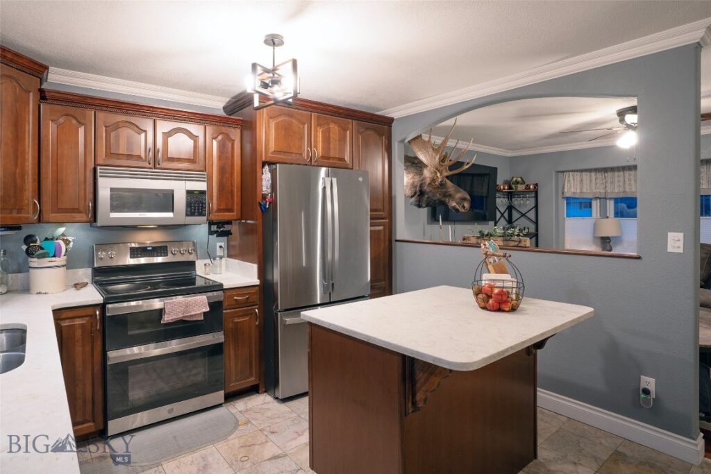 313 S Harrison Avenue, Townsend MT 59644