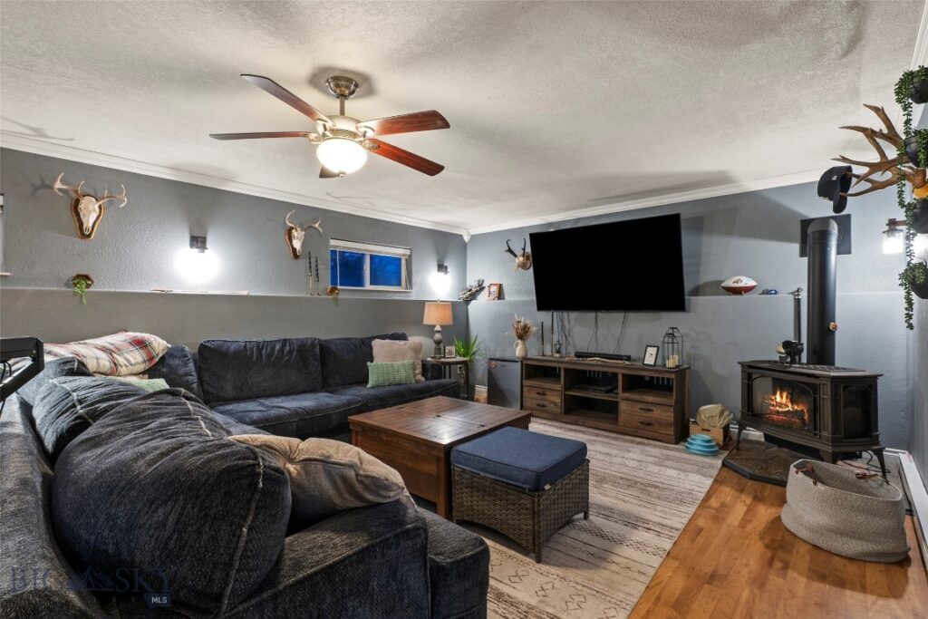 313 S Harrison Avenue, Townsend MT 59644