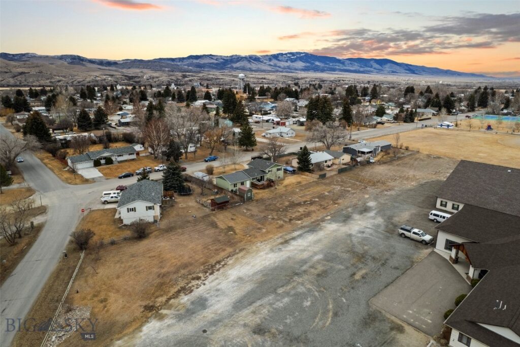 313 S Harrison Avenue, Townsend MT 59644