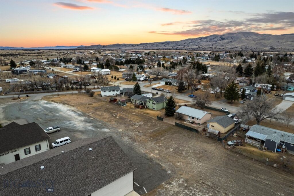 313 S Harrison Avenue, Townsend MT 59644