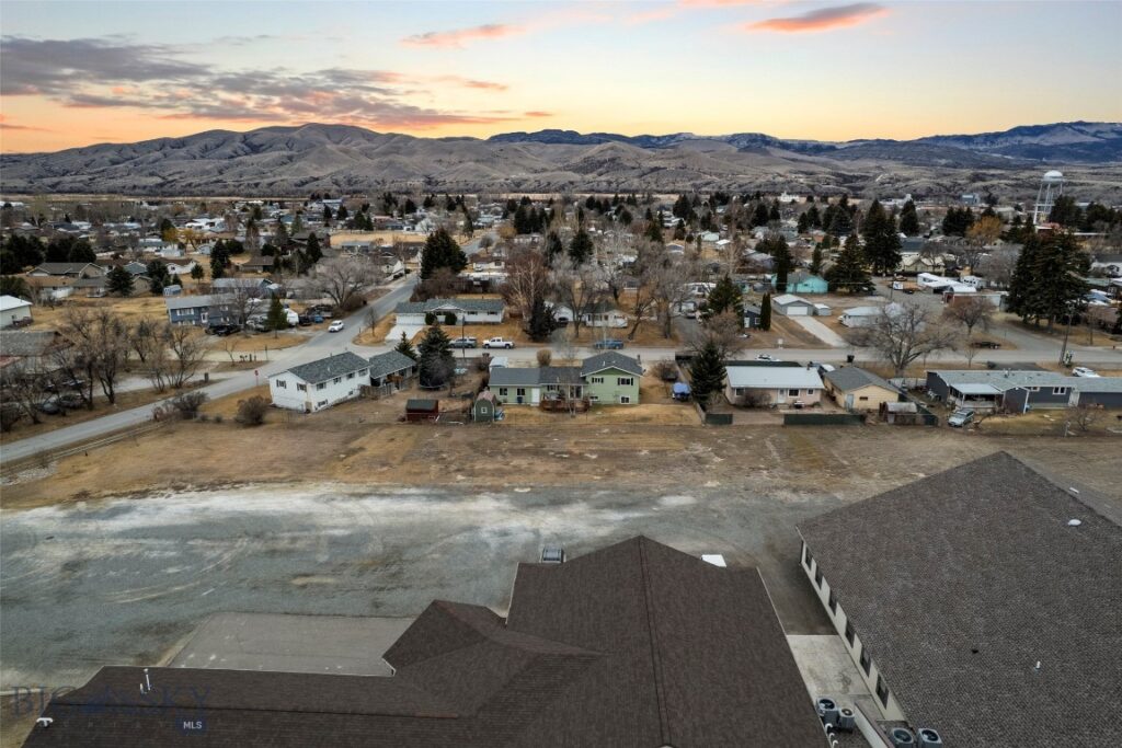 313 S Harrison Avenue, Townsend MT 59644