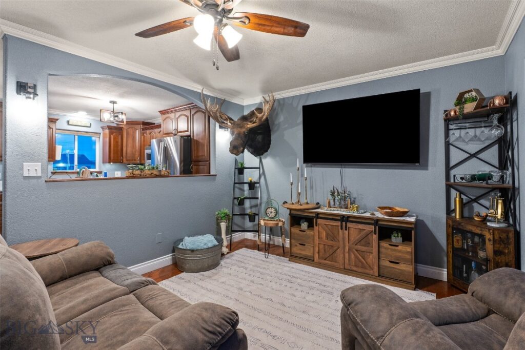 313 S Harrison Avenue, Townsend MT 59644