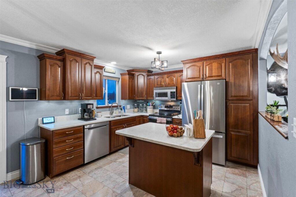 313 S Harrison Avenue, Townsend MT 59644