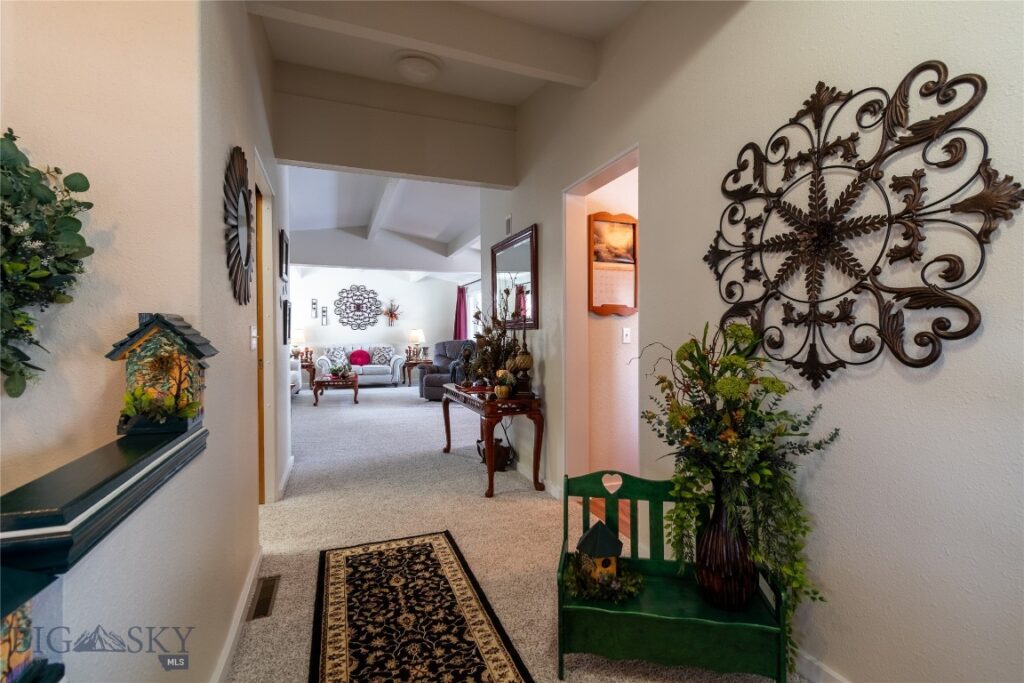 319 E 7th Avenue, Big Timber MT 59011