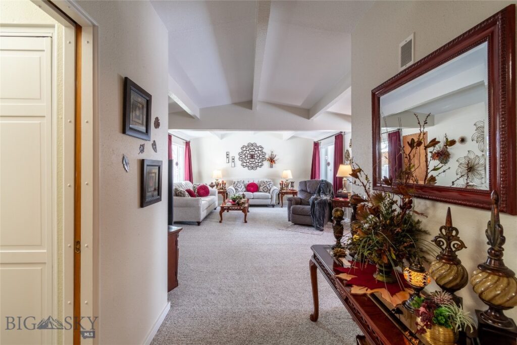 319 E 7th Avenue, Big Timber MT 59011