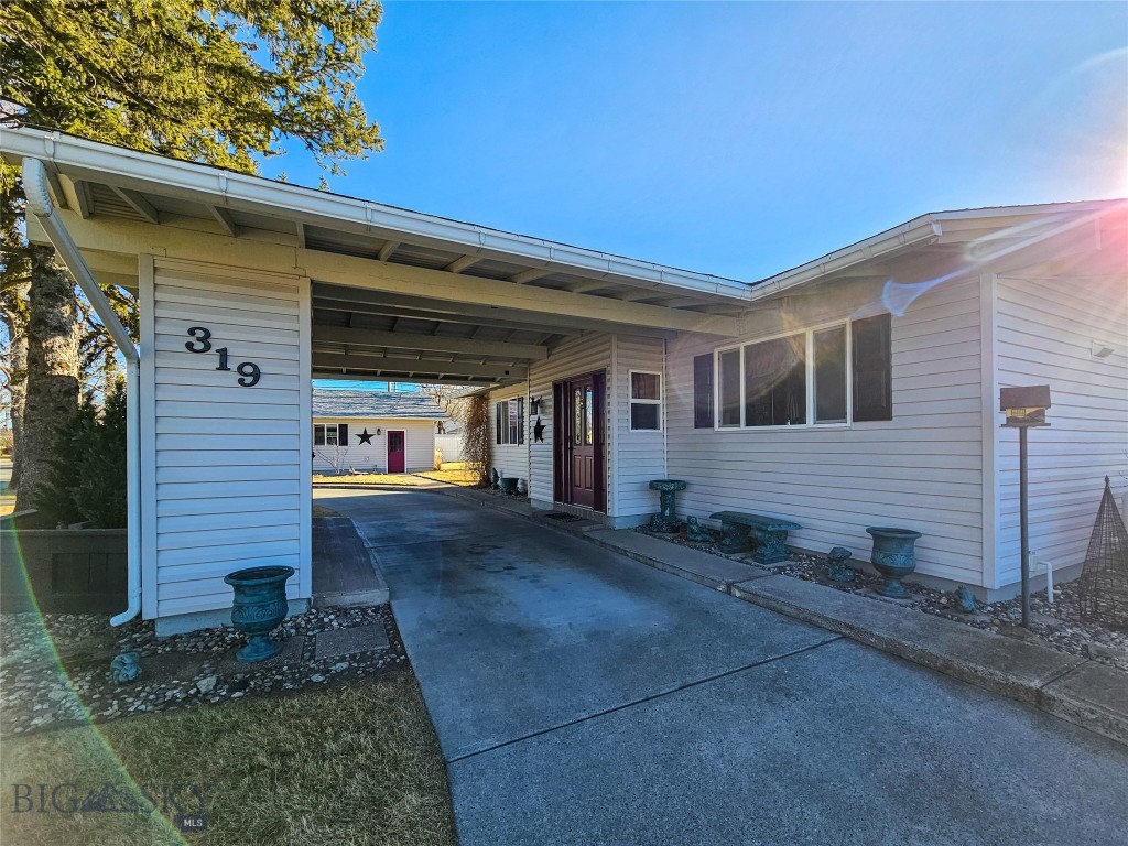 319 E 7th Avenue, Big Timber MT 59011