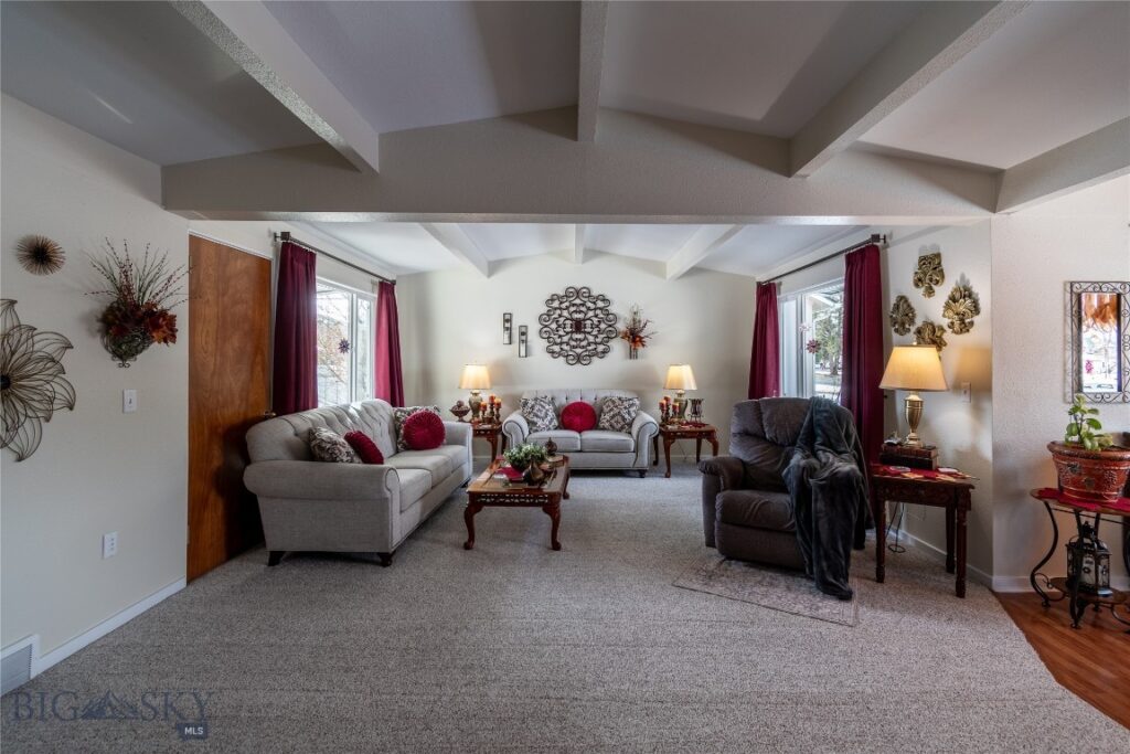 319 E 7th Avenue, Big Timber MT 59011