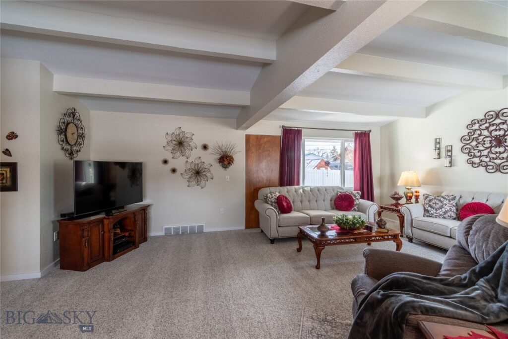 319 E 7th Avenue, Big Timber MT 59011