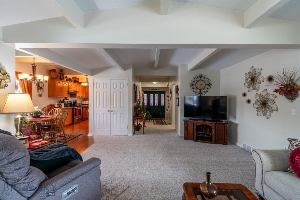 319 E 7th Avenue, Big Timber MT 59011