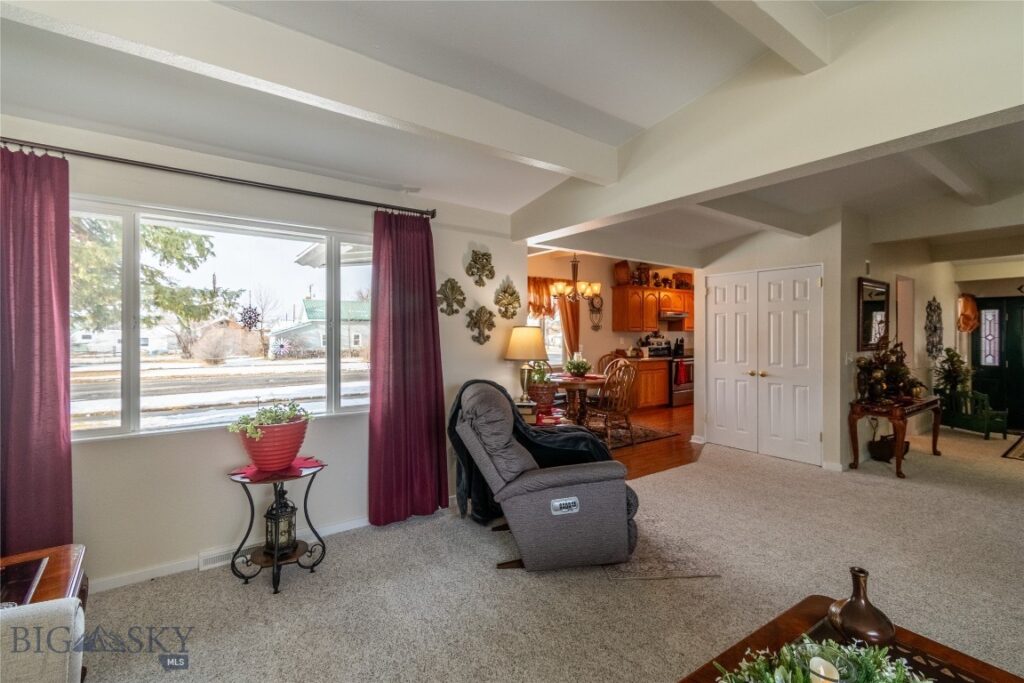 319 E 7th Avenue, Big Timber MT 59011