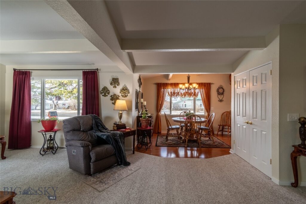 319 E 7th Avenue, Big Timber MT 59011