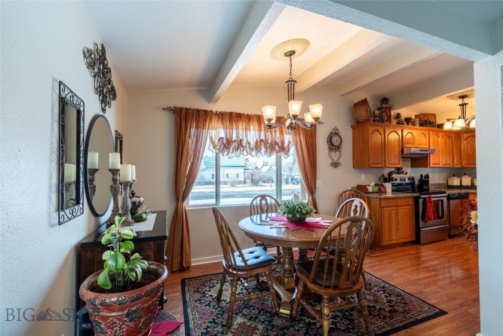 319 E 7th Avenue, Big Timber MT 59011