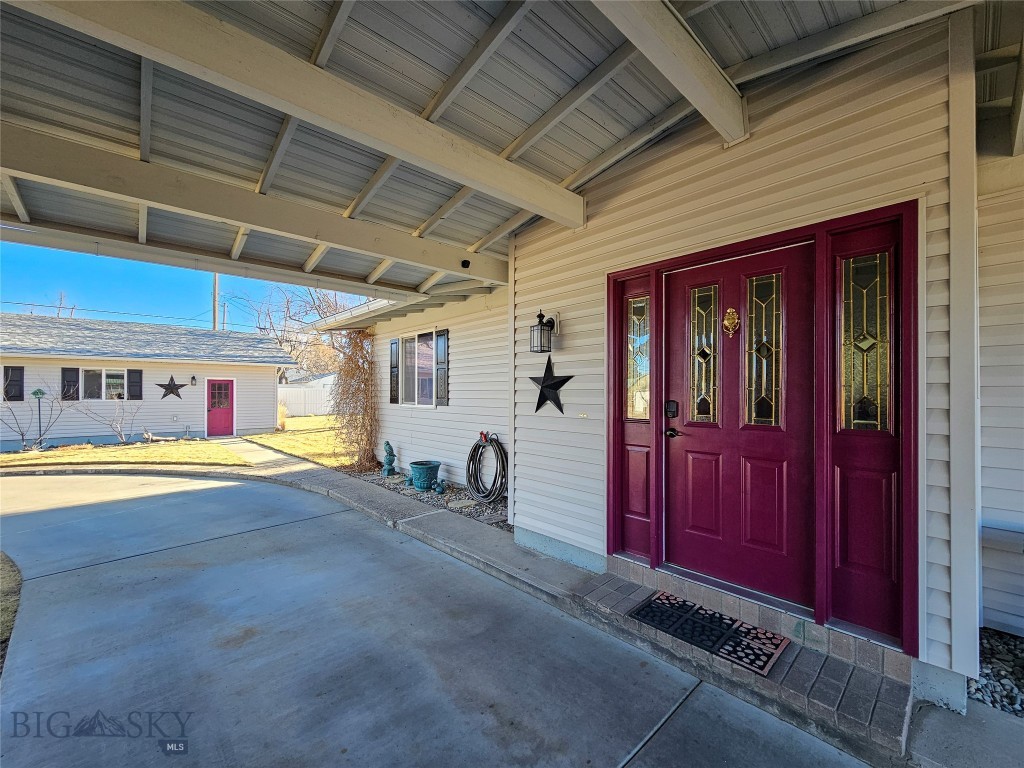 319 E 7th Avenue, Big Timber MT 59011