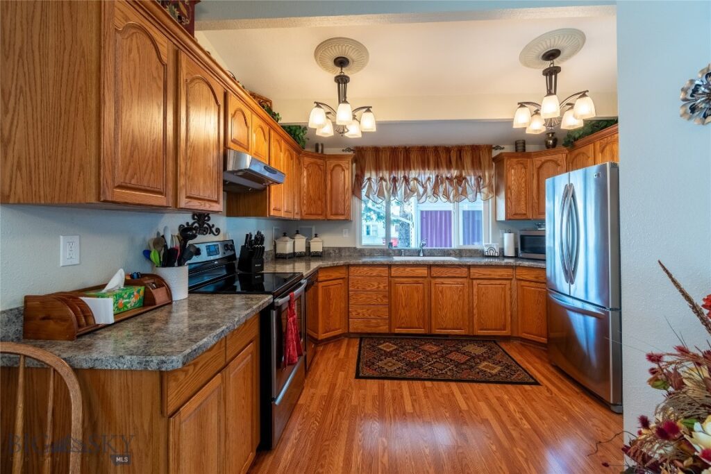 319 E 7th Avenue, Big Timber MT 59011