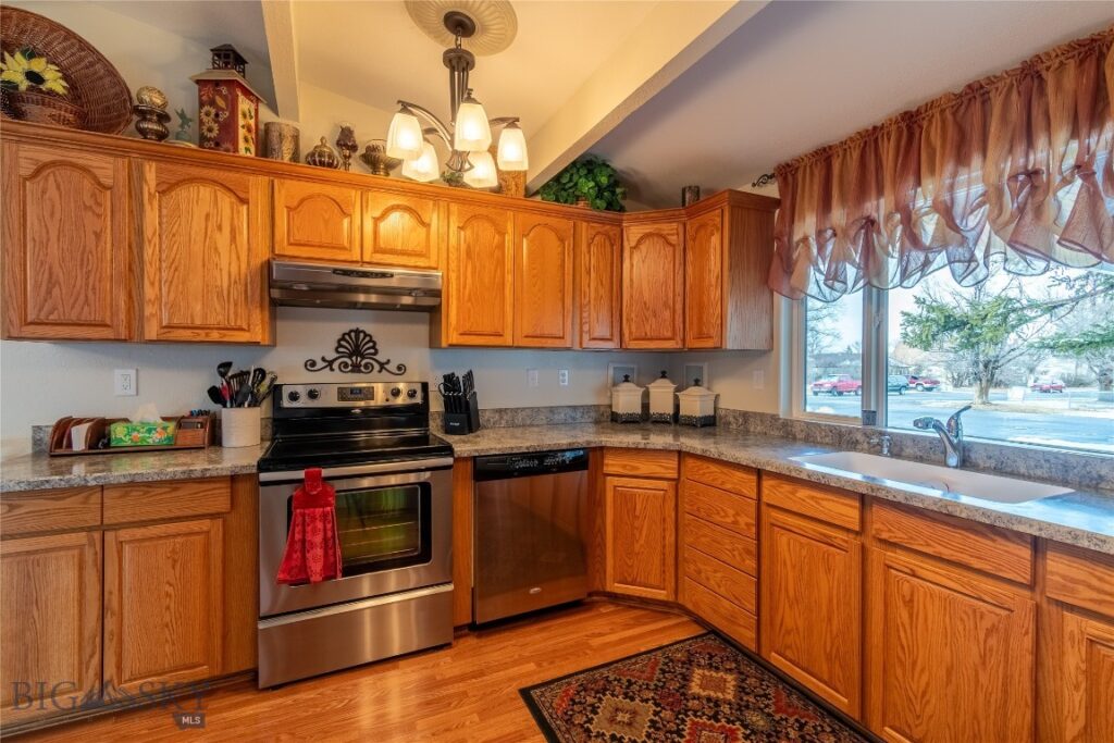 319 E 7th Avenue, Big Timber MT 59011