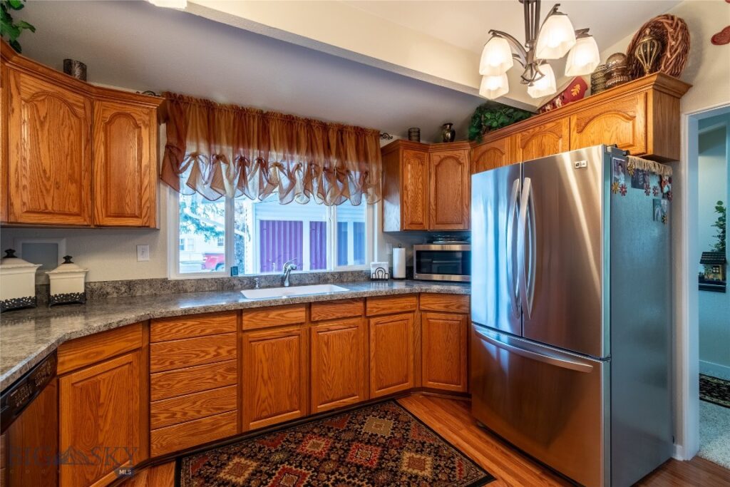 319 E 7th Avenue, Big Timber MT 59011