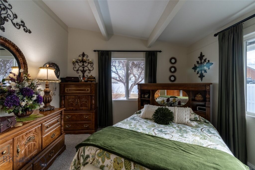 319 E 7th Avenue, Big Timber MT 59011