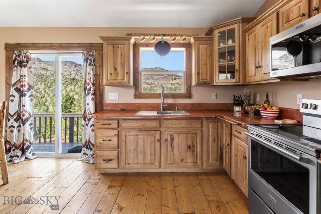 3337 Iris Ridge, Ramsay MT 59748