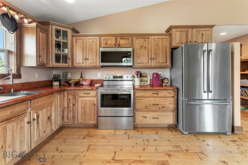 3337 Iris Ridge, Ramsay MT 59748