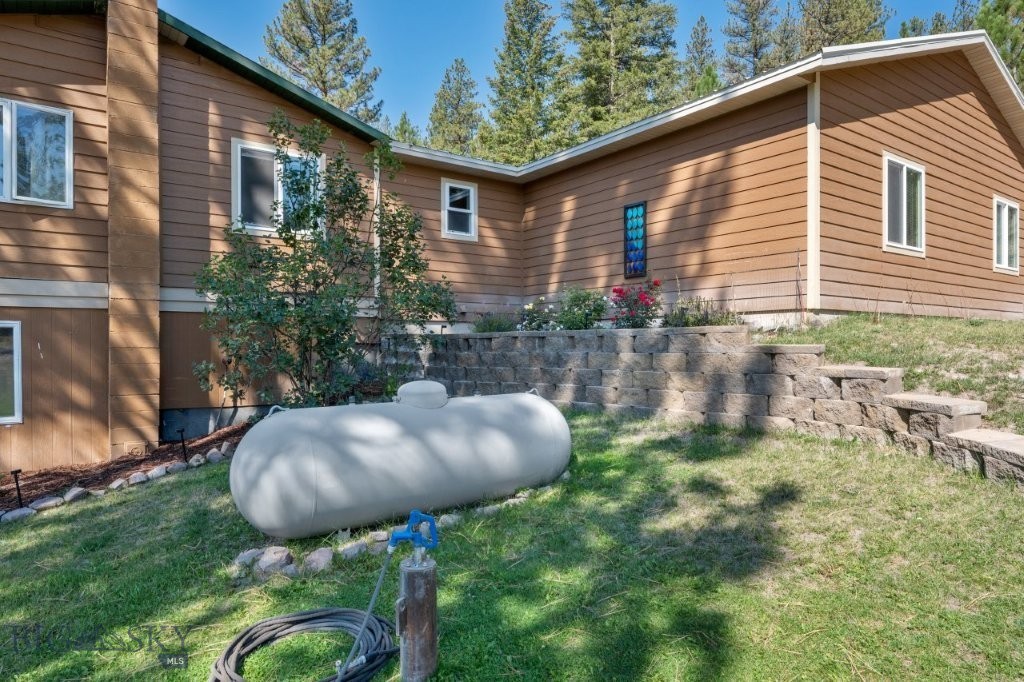 33900 Sheep Camp Road, Bonner MT 59823