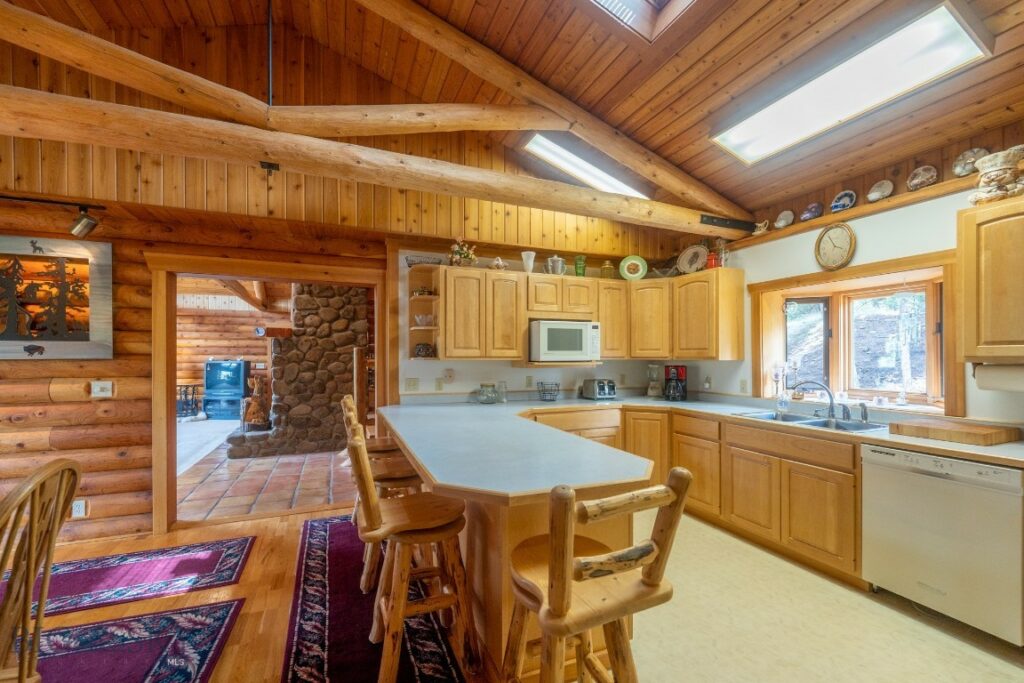 34 Cottonwood Bench Road, Wilsall MT 59086