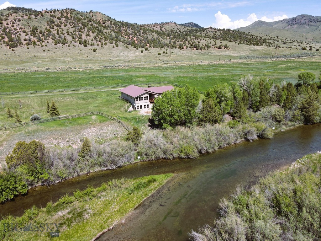 3433 Pipe Organ Rd, Dillon MT 59725