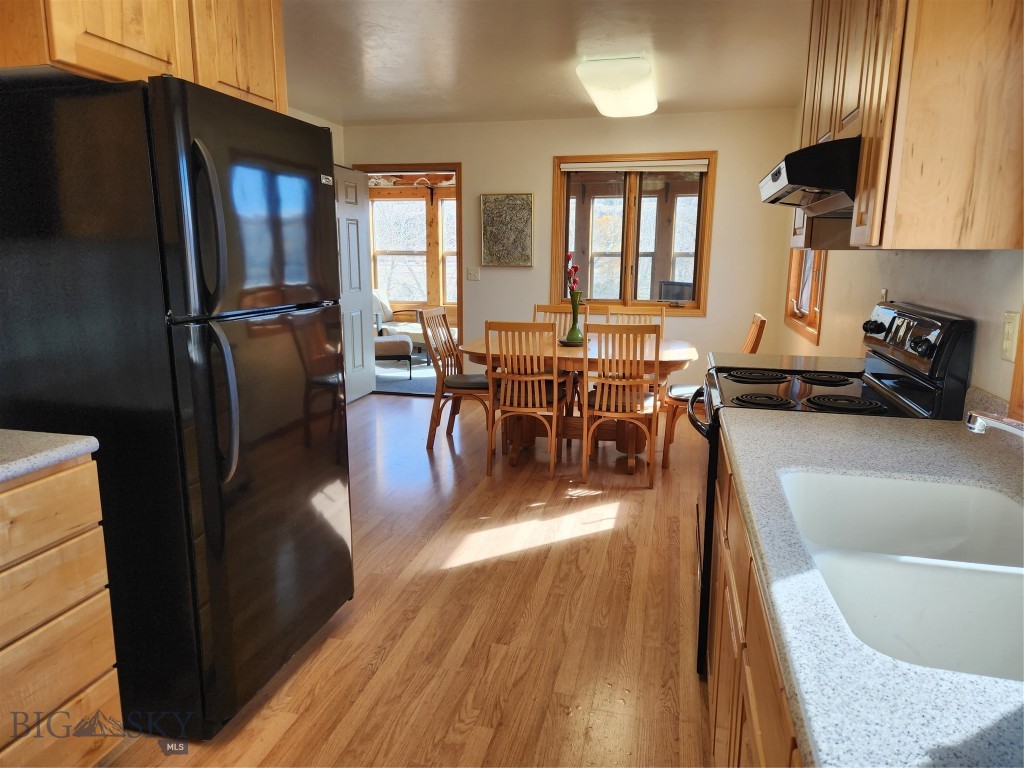 3433 Pipe Organ Rd, Dillon MT 59725