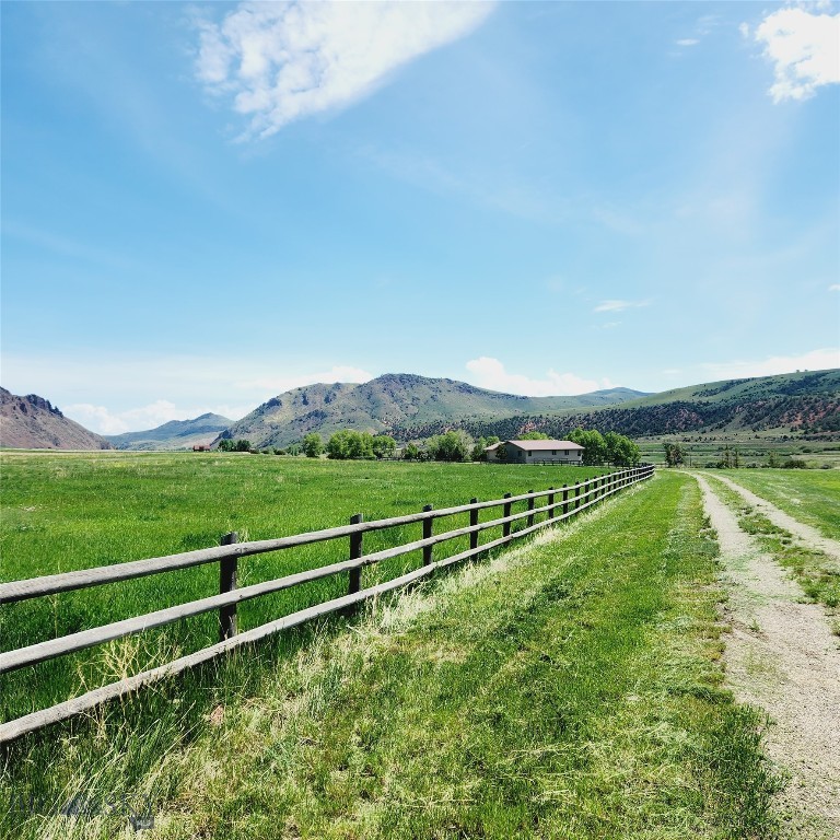 3433 Pipe Organ Rd, Dillon MT 59725