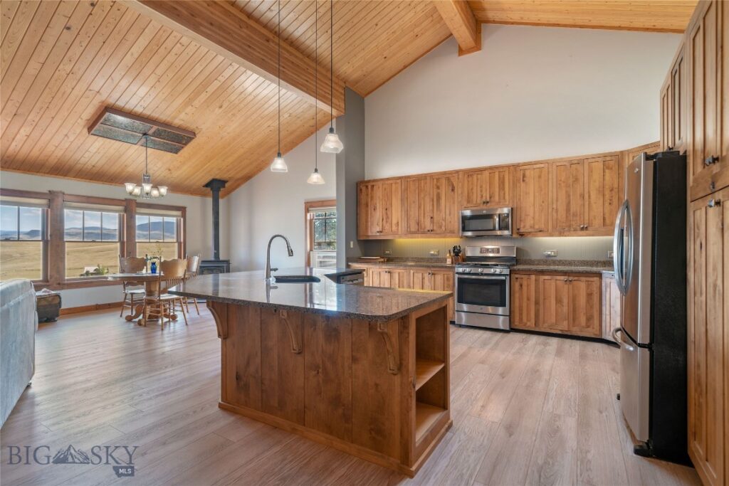 35 Halo Loop Trail, Ennis MT 59729