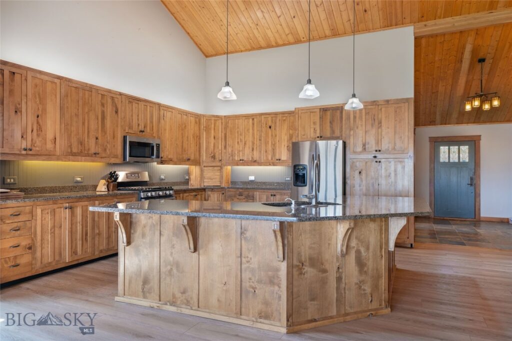 35 Halo Loop Trail, Ennis MT 59729